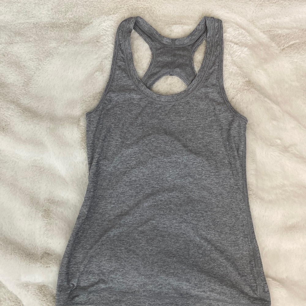 Athleta tank w/ cutout on back Size XS